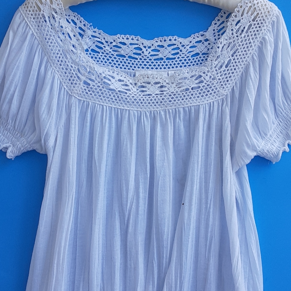 TOP WHITE Off Shoulder